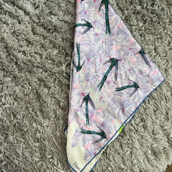 DIOR silk scarf NWOT comes with authentic box gorgeous colors - Picture 10 of 10